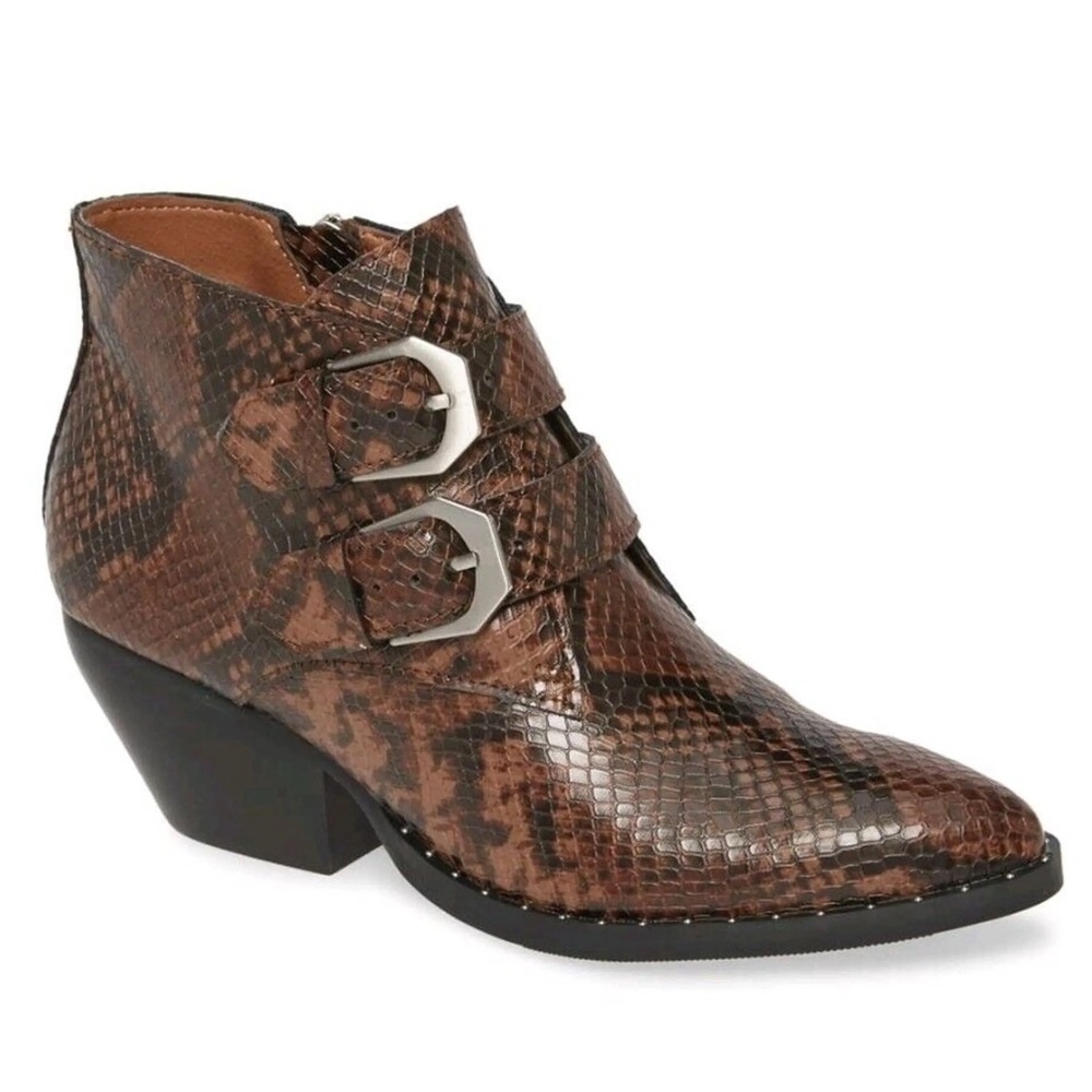Treasure and Bond Faux Snakeskin Ankle Boots. Size 8.5